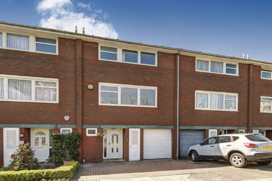 Balmore Crescent, Barnet, EN4